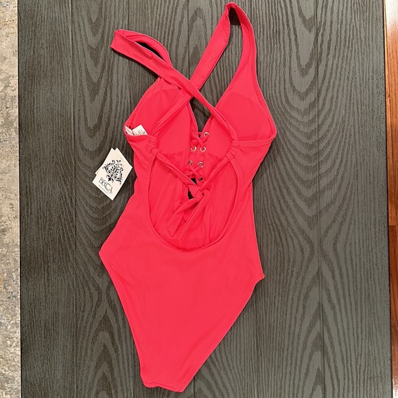 Becca Swimsuit- New 🌴🌴🏖🏖 - Picture 8 of 13